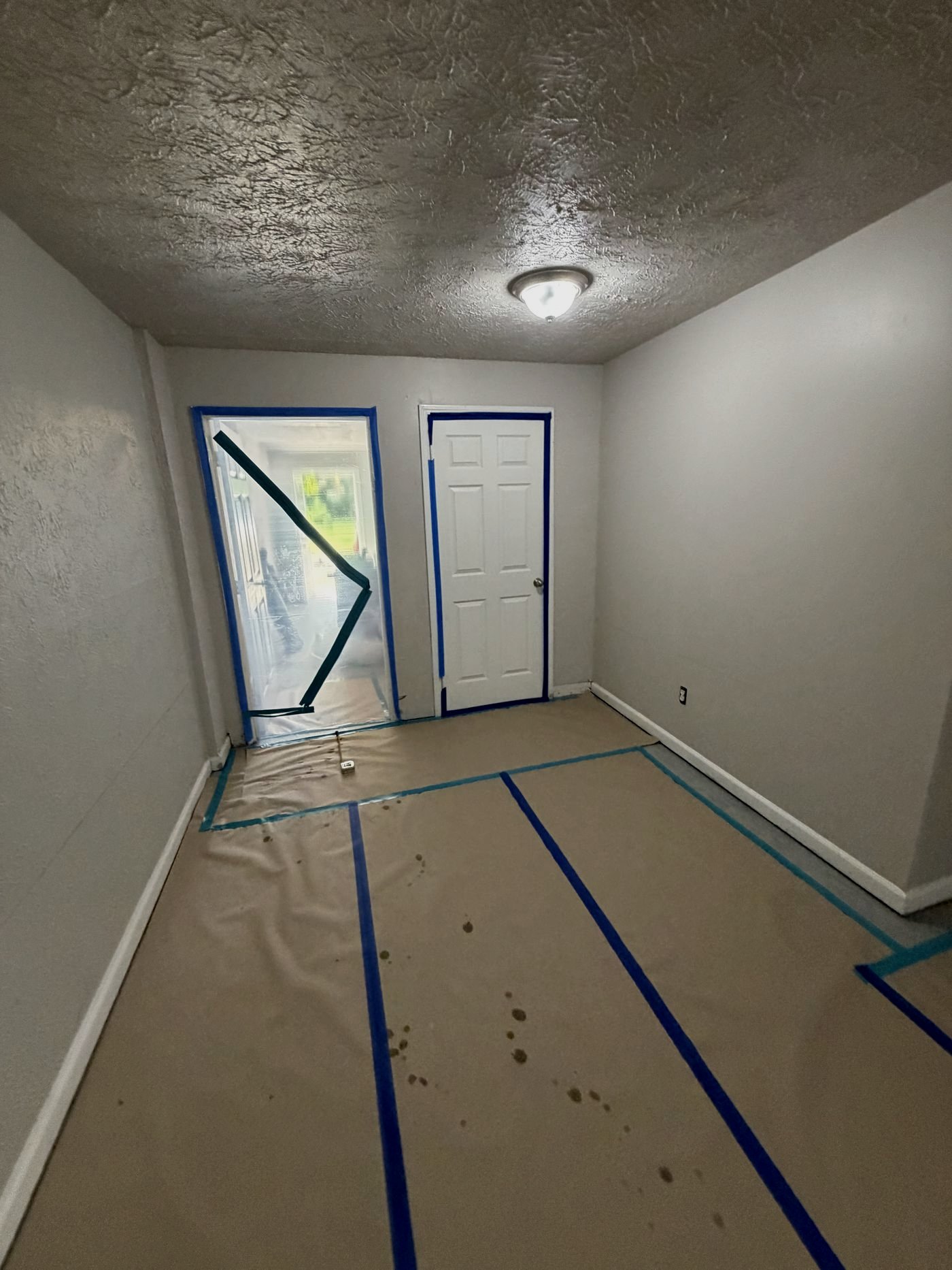 Sealed containment during mold remediation